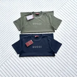 Luxuriöses Gucci Kurzarmhemd im Logo-Stil aus grüner Baumwolle