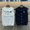 Hochwertige Chanel-Weste aus weißer Strickkollektion