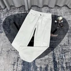 Hochwertiges Chrome Hearts Hemd aus weißer Leder-Distressed-Kollektion