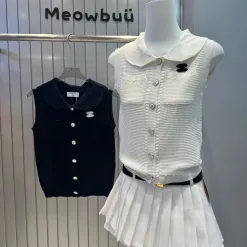 Hochwertige Chanel-Weste im weißen Strickstil