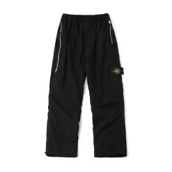 Hochwertige Stone Island-Hose in schwarzem Nylon mit Logo