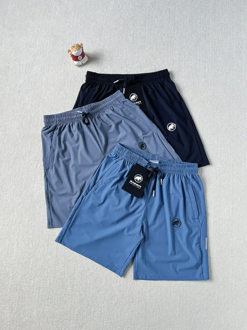 Luxus-Shorts von Mammut aus schwarzer Seide im sportlichen Stil