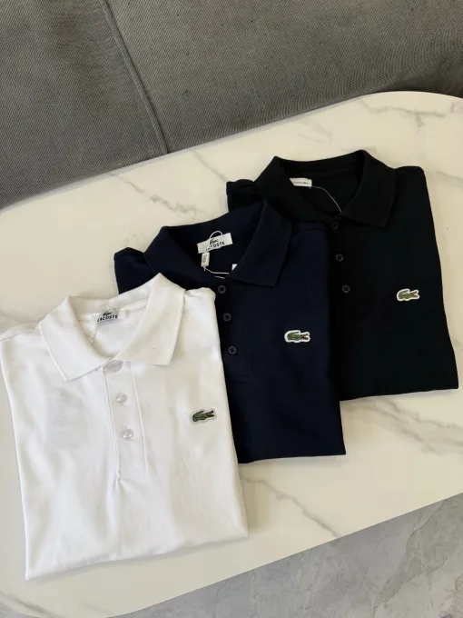 Luxuriöses Lacoste Kurzarm-Shirt aus schwarzer Baumwolle im Logo-Stil