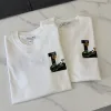 Premium Lacoste Kurzarm-Kollektion aus weißer, atmungsaktiver Baumwolle