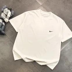 Hochwertiges Nike Kurzarmshirt Black Logo Collection