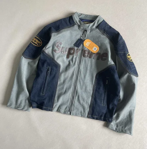 Hochwertiger Supreme-Mantel aus schwarzer Baumwolle im Logo-Stil