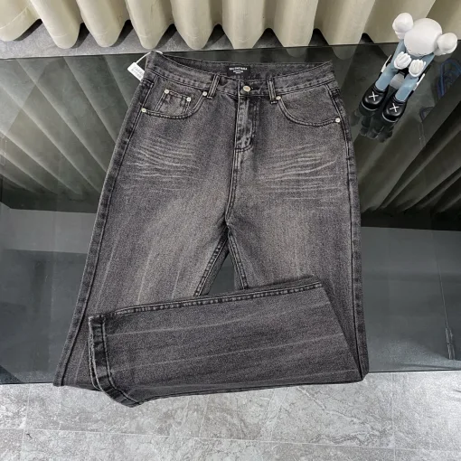 Bestseller Balenciaga Jeans im Black Washed Style