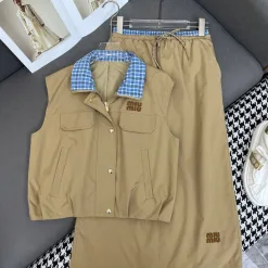 Hochwertiger Miu Miu Rock Khaki Leder Bestickte Kollektion