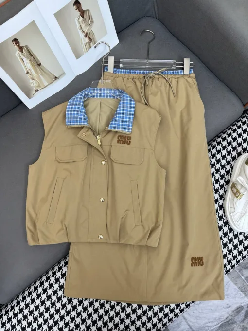Hochwertiger Miu Miu Rock Khaki Leder Bestickte Kollektion