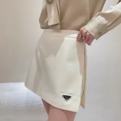 Premium Prada Shorts Weißes Logo Luxus