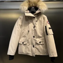 Luxus-Jacken von Canada Goose aus weißem Fleece im klassischen Stil