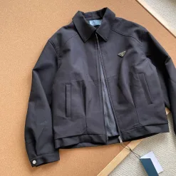 Bestseller Prada Mäntel Grau Minimalistische Kollektion