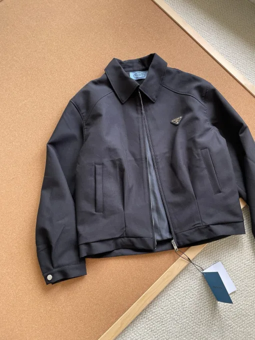 Bestseller Prada Mäntel Grau Minimalistische Kollektion