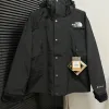 Luxusjacken von The North Face im klassischen Stil