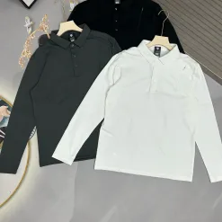 Hochwertiges Descente Langarmshirt in Schwarz aus der Urban Collection