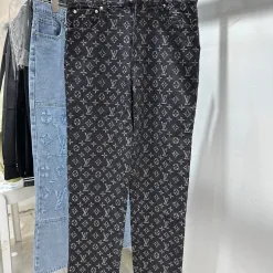 Luxus-Hosen von Louis Vuitton aus der Jacquard-Kollektion in weißem Denim