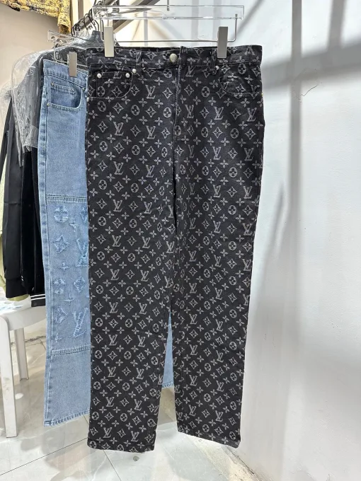 Luxus-Hosen von Louis Vuitton aus der Jacquard-Kollektion in weißem Denim