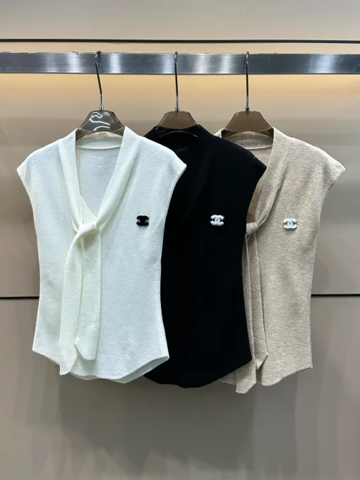 Premium Chanel Weste in weißem Strickstil