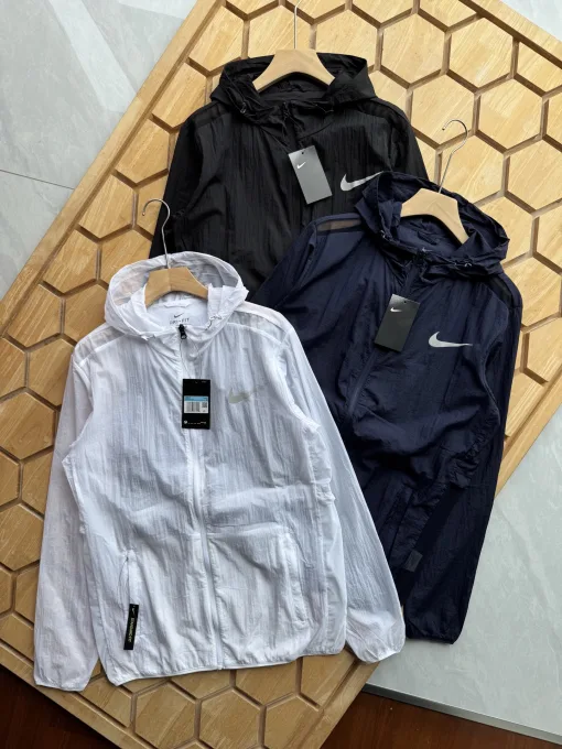 Bestseller Nike Jacken Schwarz Seide Atmungsaktiv Style