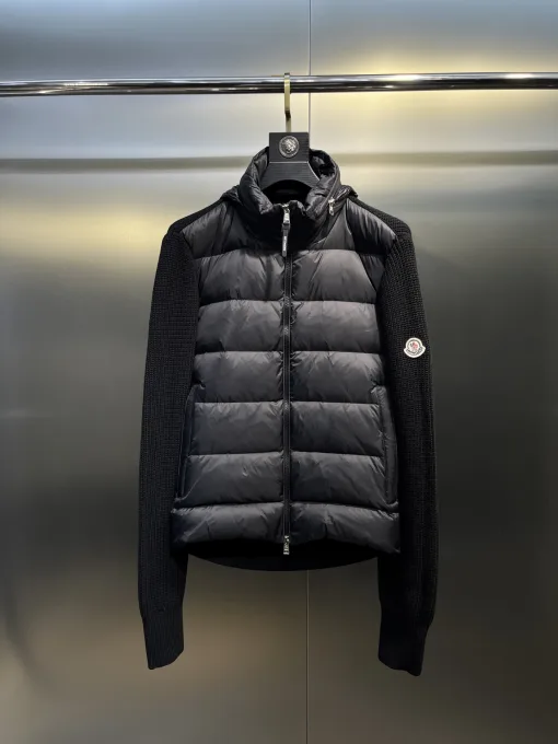 Hochwertige Moncler-Jacke aus roter Wolle, klassische Kollektion