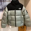 Luxuriöse Daunenjacke von The North Face aus der Classic-Kollektion