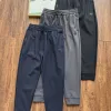 Luxuriöse Descente Windbreaker aus schwarzer Seide, Urban Collection