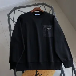 Hochwertige Prada Sweatshirts Schwarz Baumwolle Klassischer Stil