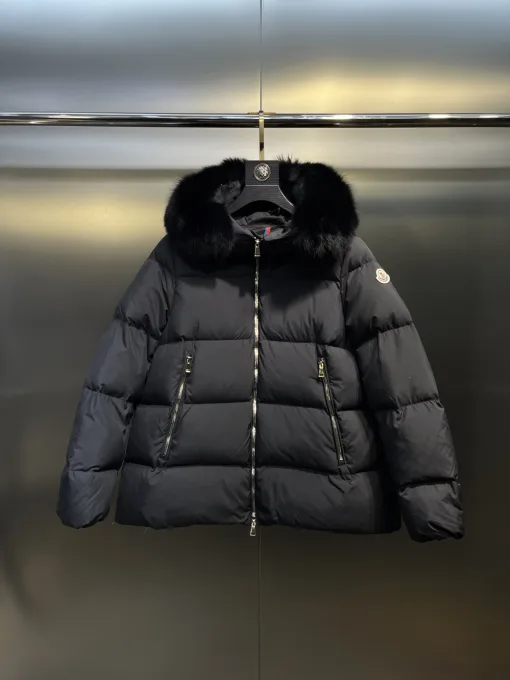 Moncler Daunenjacke in Premiumqualität, klassischer Luxus