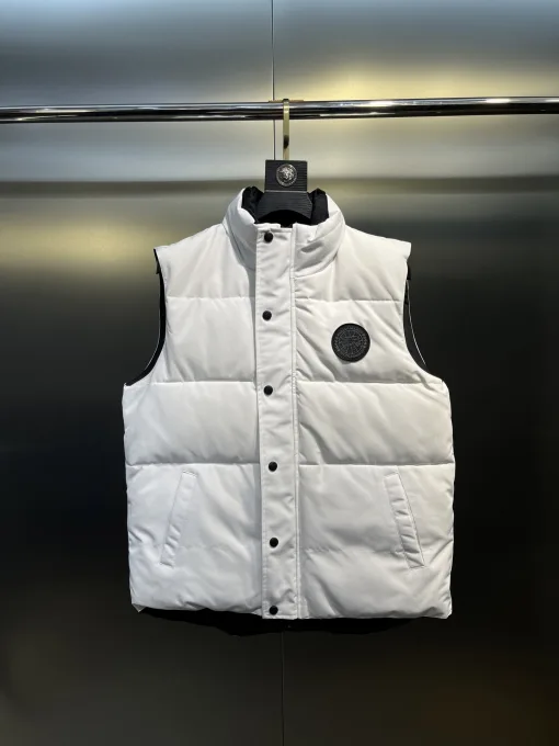 Hochwertige Daunenjacken von Canada Goose in der White Collection