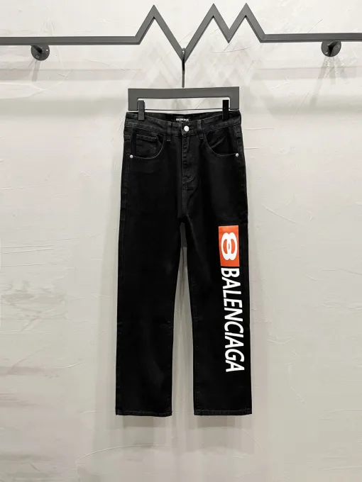 Premium Balenciaga Jeans im schwarzen Print-Stil
