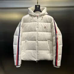 Bestseller Moncler Daunenjacke Schwarz Nylon Solid Luxury