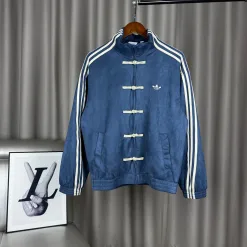 Hochwertige Adidas Mäntel im blauen Wildleder-Logo-Stil