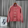 Hochwertige Adidas Mäntel aus roter Wildleder-Logo-Kollektion