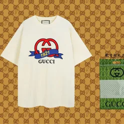 Hochwertiger Gucci Kurzarm-Stil in Weiß