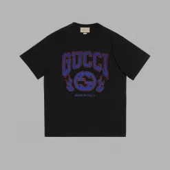 Bestseller der Gucci-Kollektion mit kurzen Ärmeln und schwarzem Print