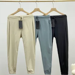 Luxus-Shorts von Lululemon in Schwarz, Retro-Luxus