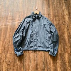 Premium Adidas Mantel im Logo-Stil