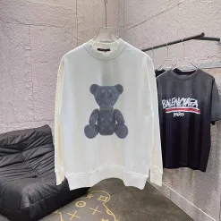 Hochwertige Louis Vuitton Sweatshirts im schwarzen Monogramm-Stil
