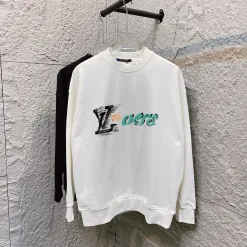 Hochwertige Louis Vuitton Sweatshirts im schwarzen Monogramm-Stil