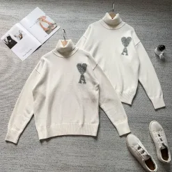 Bestseller Ami Pullover Silber bestickt Stil