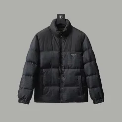 Hochwertige Prada Jacken aus weißer Polyester-Logo-Kollektion