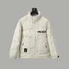 Hochwertige Prada-Jacken im weißen Polyester-Stil