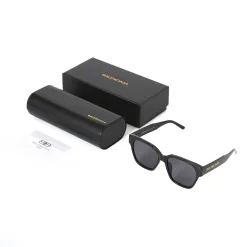 Hochwertige Balenciaga-Brille im klassischen Schwarz