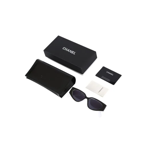 Bestseller Chanel Brillen aus schwarzem Nylon mit Logo-Kollektion