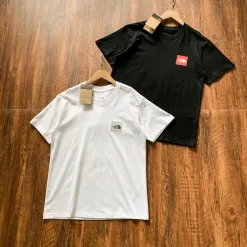 Bestseller The North Face Kurzarm-Kollektion mit weißem Baumwolldruck