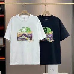 Premium The North Face Kurzarm-Kollektion mit weißem Strickdruck