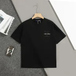 Bestseller: Kurzärmlige schwarze bestickte Baumwollkollektion von Louis Vuitton