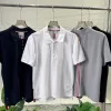 Hochwertiges Thom Browne Kurzarm-T-Shirt aus schwarzer Baumwolle mit Streifen-Kollektion