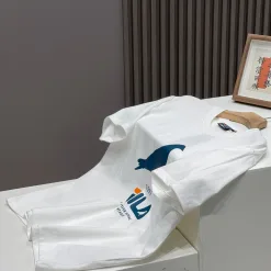 Hochwertiger Fila Kurzarm-Baumwoll-Print in Schwarz