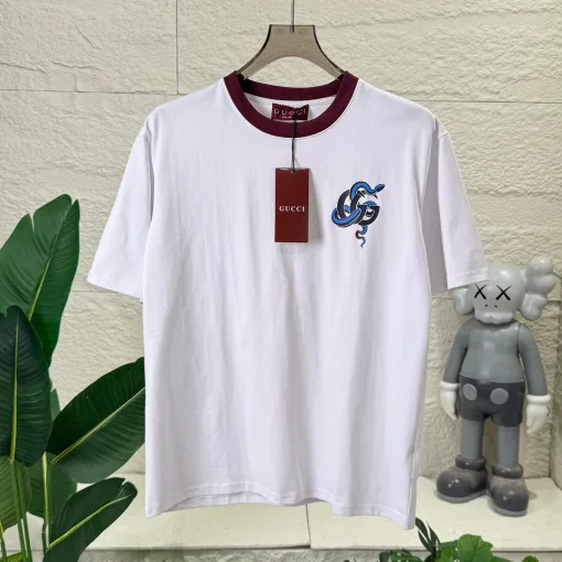 Bestseller der Gucci-Kollektion mit kurzen Ärmeln und weißem Print